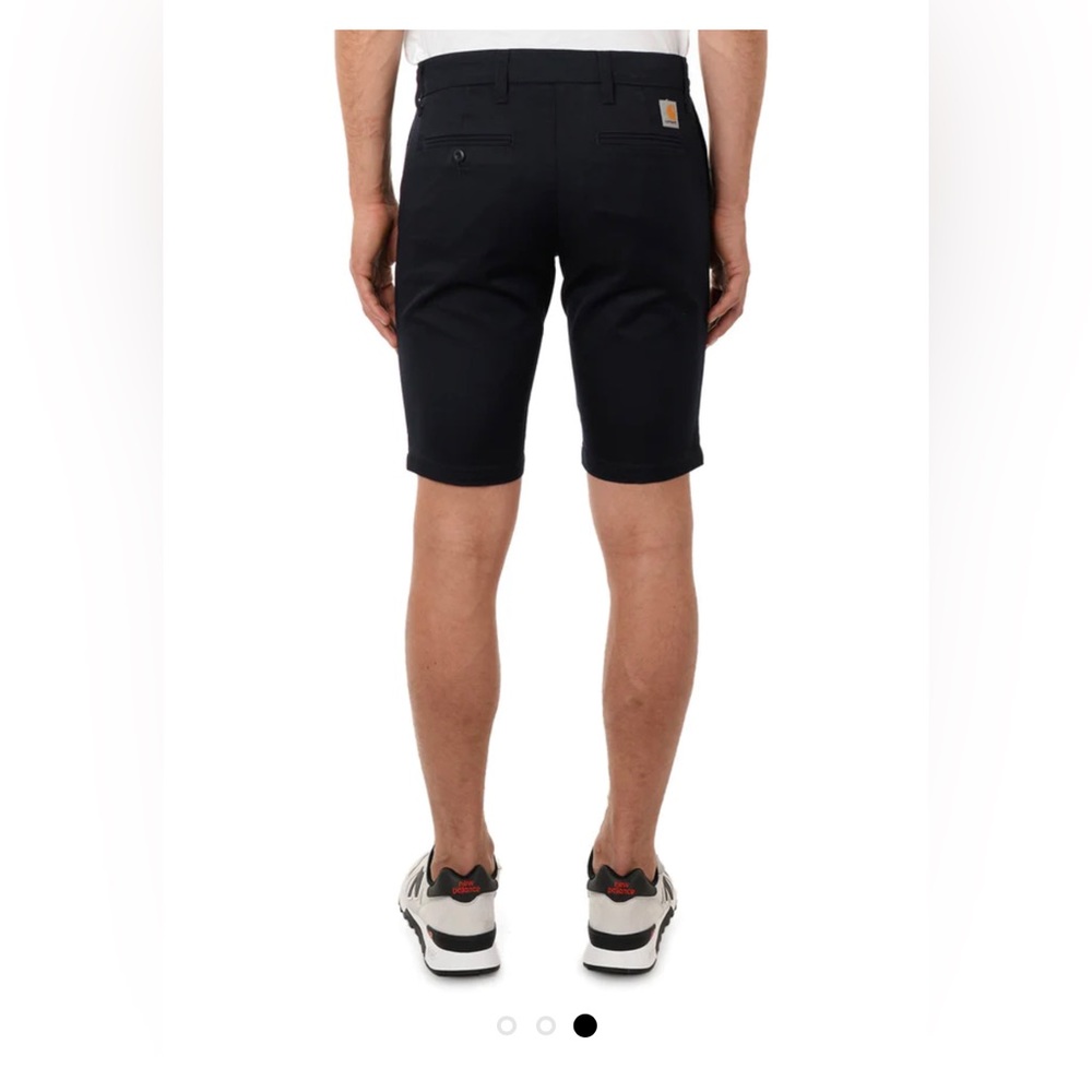 Carhartt Sid Short. Men’s size 33. Navy blue. Excellent condition.